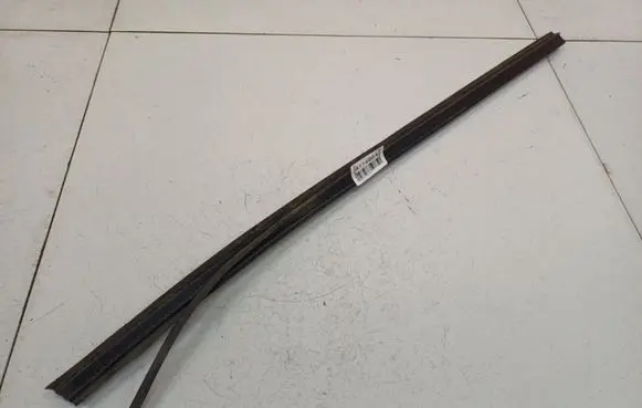 Mercedes-Benz ML W163 Rubber seal front coupe door