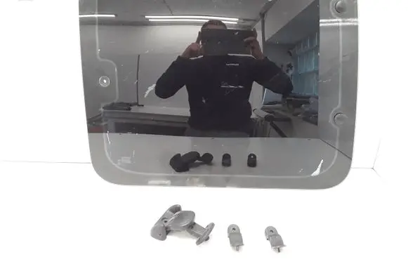 Renault Kangoo I Sliding door window/glass 43R000981 DOT36 AS2
