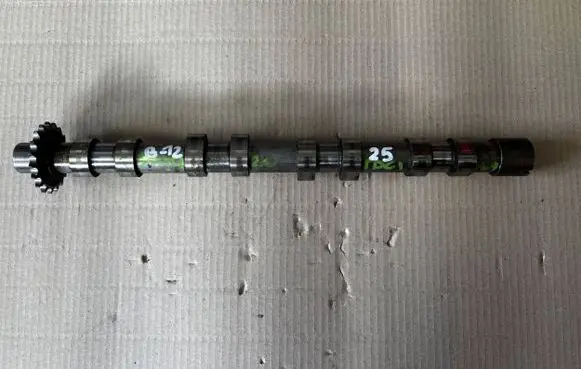 Ford Kuga I Camshaft 9644077180