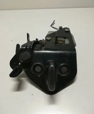 Loading door lock