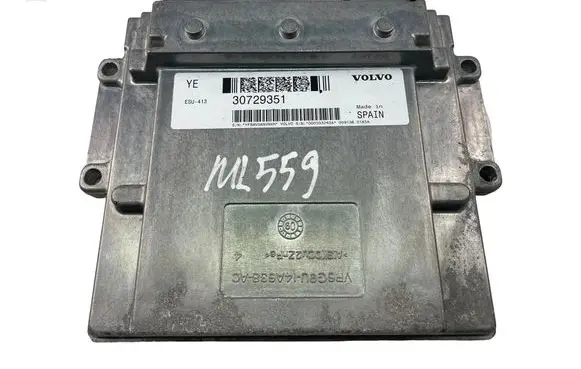 Volvo V70 Engine control unit/module 30729351