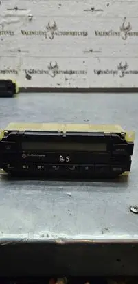 Volkswagen PASSAT B5.5 Climate control unit 5HB00761700 1J1907044