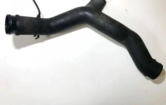 Volkswagen PASSAT B4 Air intake hose/pipe 357145834