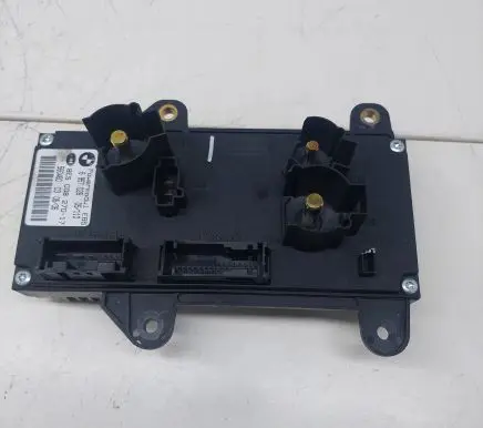 BMW 7 E65 E66 Battery control module 6957026 560460 8ES00827017