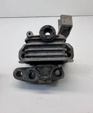 Alfa Romeo Giulietta Engine mount bracket 51888091