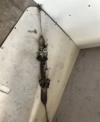 Mitsubishi Grandis Steering rack