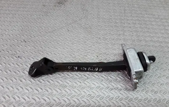 Opel Antara Rear door check strap stopper