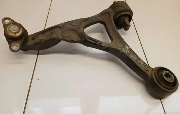Volvo XC90 Front lower control arm/wishbone