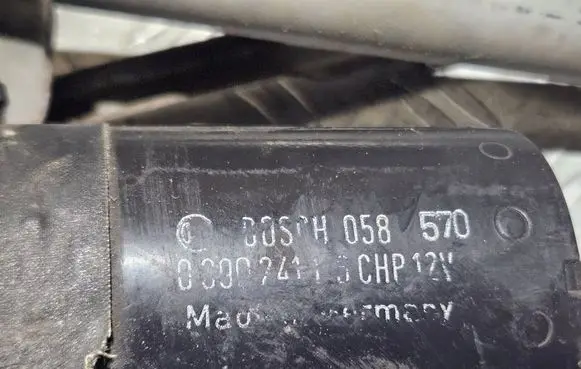 Opel Vectra B Front wiper linkage and motor 058570 0390241116