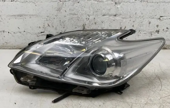 Toyota Prius (XW30) Headlight/headlamp