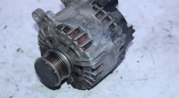 Audi A3 S3 8P Generator/alternator 03L903023F