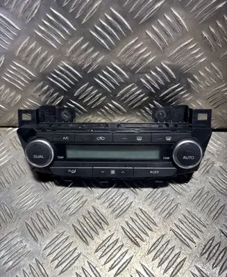 Toyota Avensis T270 Climate control unit 5590005640