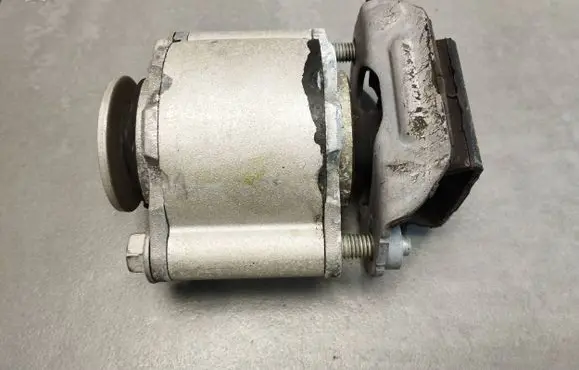 Volkswagen Amarok II Engine mount vacuum valve MB3C5D008AB