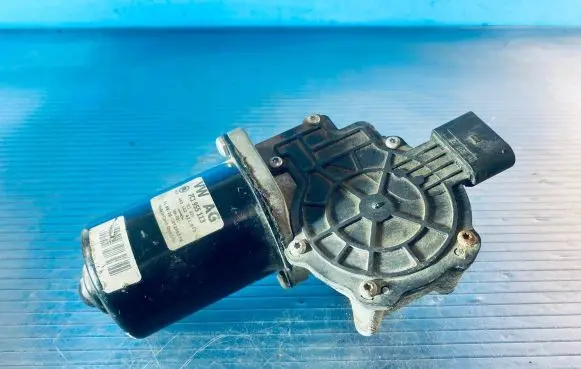 Volkswagen Crafter Wiper motor 7C1955113