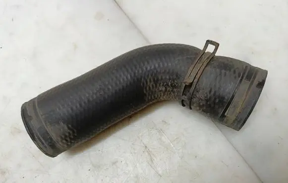 Volkswagen Polo IV 9N3 Intercooler hose/pipe