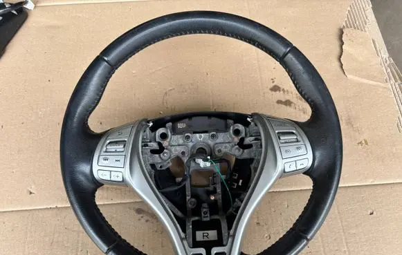 Nissan X-Trail T32 Steering wheel KIEROWNICANISSAN