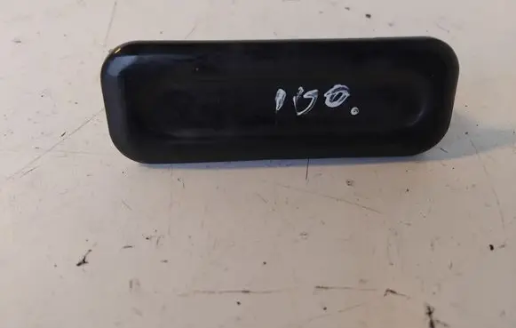 Tailgate opening switch