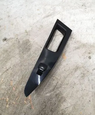 Ford Fusion II Electric window control switch DS7314A568B