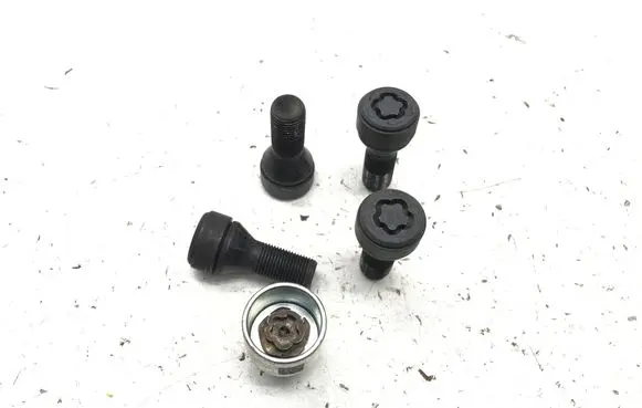 BMW X1 U11 Anti-theft wheel nuts and lock 5A56266