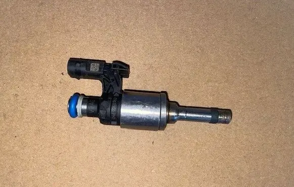 Audi A1 Fuel injector 0261500222-T
