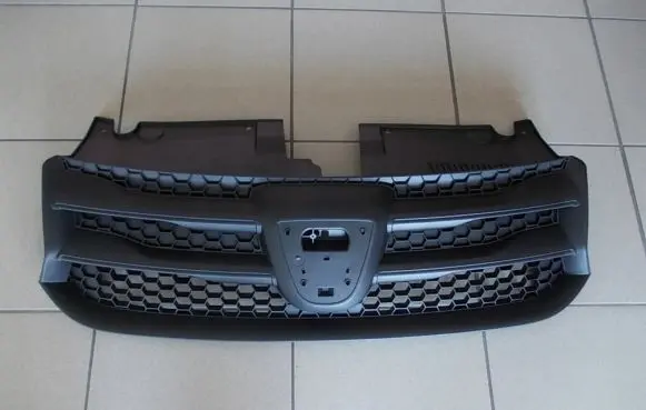 Dacia Sandero Front grill