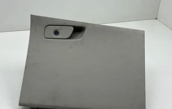 Chrysler Pacifica Glove box lid/cover 3848821 618681