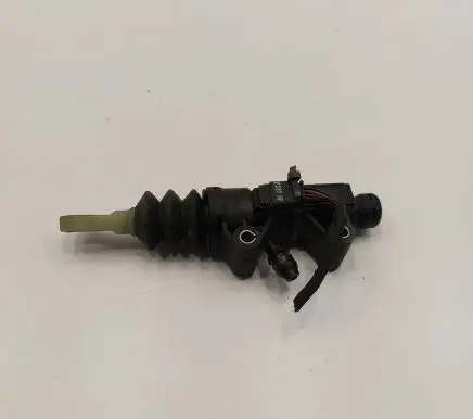 Clutch slave cylinder