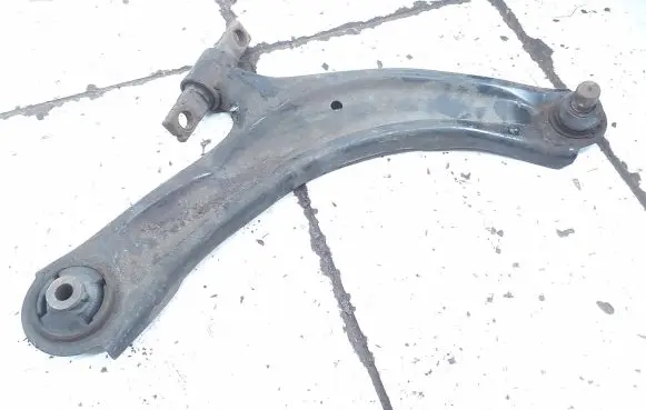 Nissan Qashqai Front lower control arm/wishbone