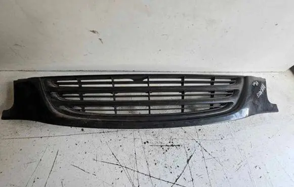 Toyota Avensis T220 Front bumper upper radiator grill 5311105030