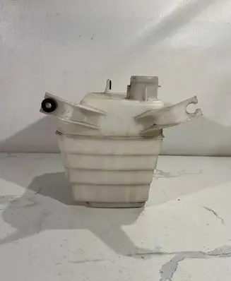Toyota Prius (XW20) Windshield washer fluid reservoir/tank 1789321030