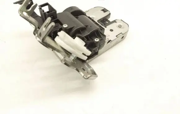Loading door lock