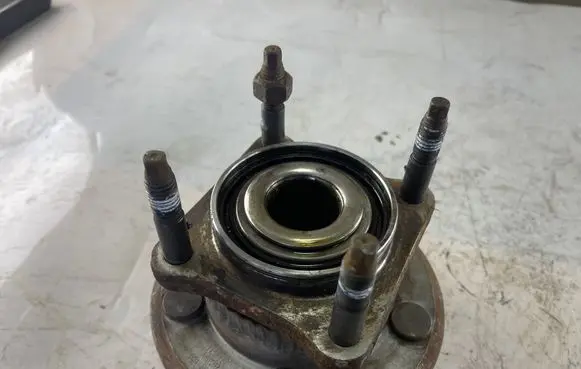 Jeep Grand Cherokee (WK) Rear wheel ball bearing 