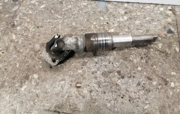 Volvo V70 Steering column universal joint W5436551