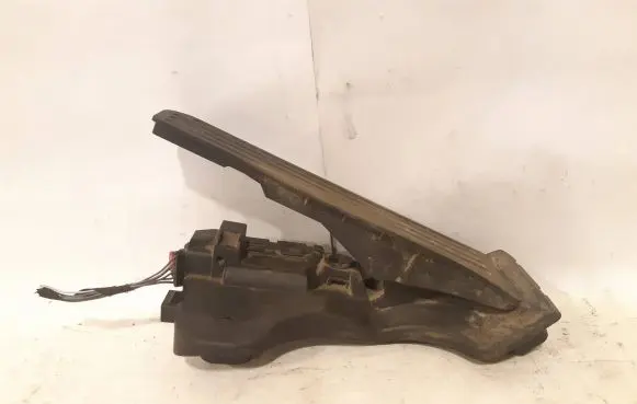 Volkswagen PASSAT B6 Accelerator throttle pedal 1K1721503L 6PV00860000