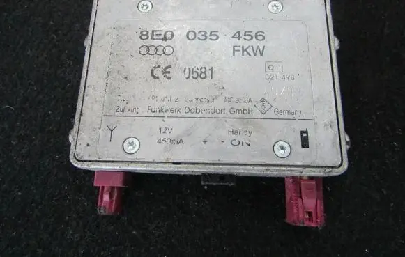 Audi A4 S4 B6 8E 8H Antenna control unit 8e0035456