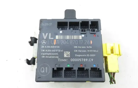 Mercedes-Benz C AMG W204 Door control unit/module A2048701726