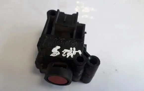 Ford Focus Fuel cut-off switch e7ae9341aa e7ae-9341-aa