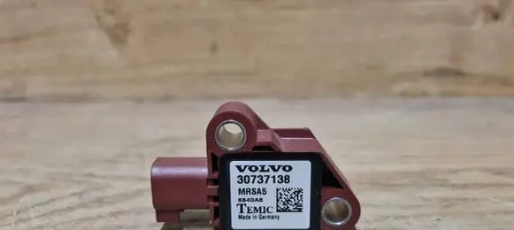 Volvo V50 Airbag deployment crash/impact sensor 30737138