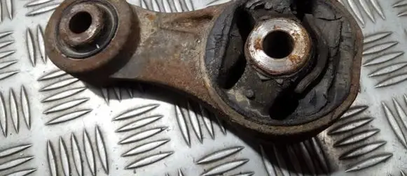 Honda Accord Engine mount bracket