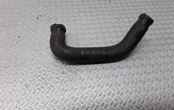 Audi A4 S4 B5 8D Engine coolant pipe/hose 058121058B
