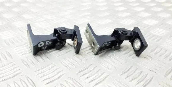 Volkswagen Golf VII Rear door hinge set 8K0831402P 8K0831402K