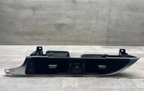 Audi A6 S6 C7 4G Dash center air vent grill 4G1820951