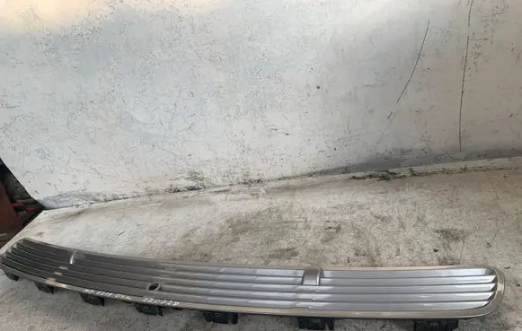 Mercedes-Benz E W211 Bonnet/hood grill 