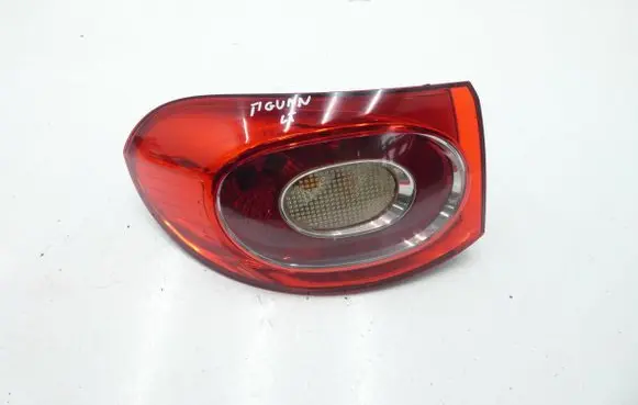 Volkswagen Tiguan Rear/tail lights 5N0945095H