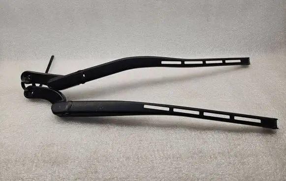 Audi A6 Allroad C5 Front wiper blade arm 4B1955408D 4B1955407D