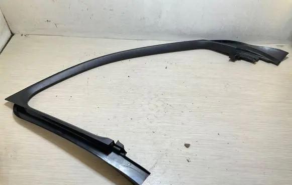 Volvo XC90 Front door window/glass frame 31393871