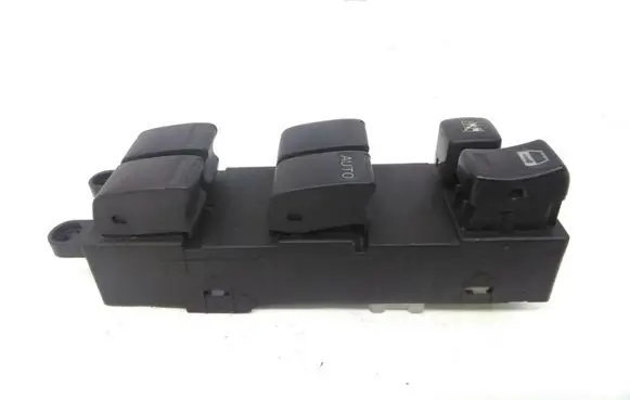 Nissan X-Trail T30 Electric window control switch