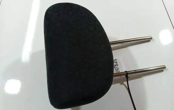 Honda FR-V Front seat headrest 