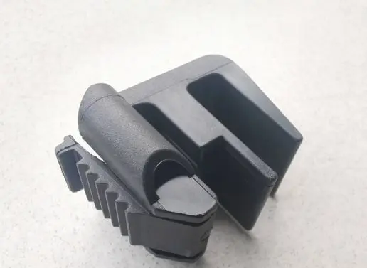 Mercedes-Benz E W210 Radiator mount bracket A2105040146