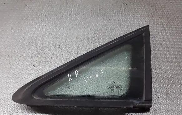 Volkswagen Caddy Front triangle window/glass 